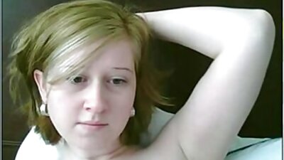 Pornokunstner har brug for fisse til at sætte strapon indeni og få pigen til at komme